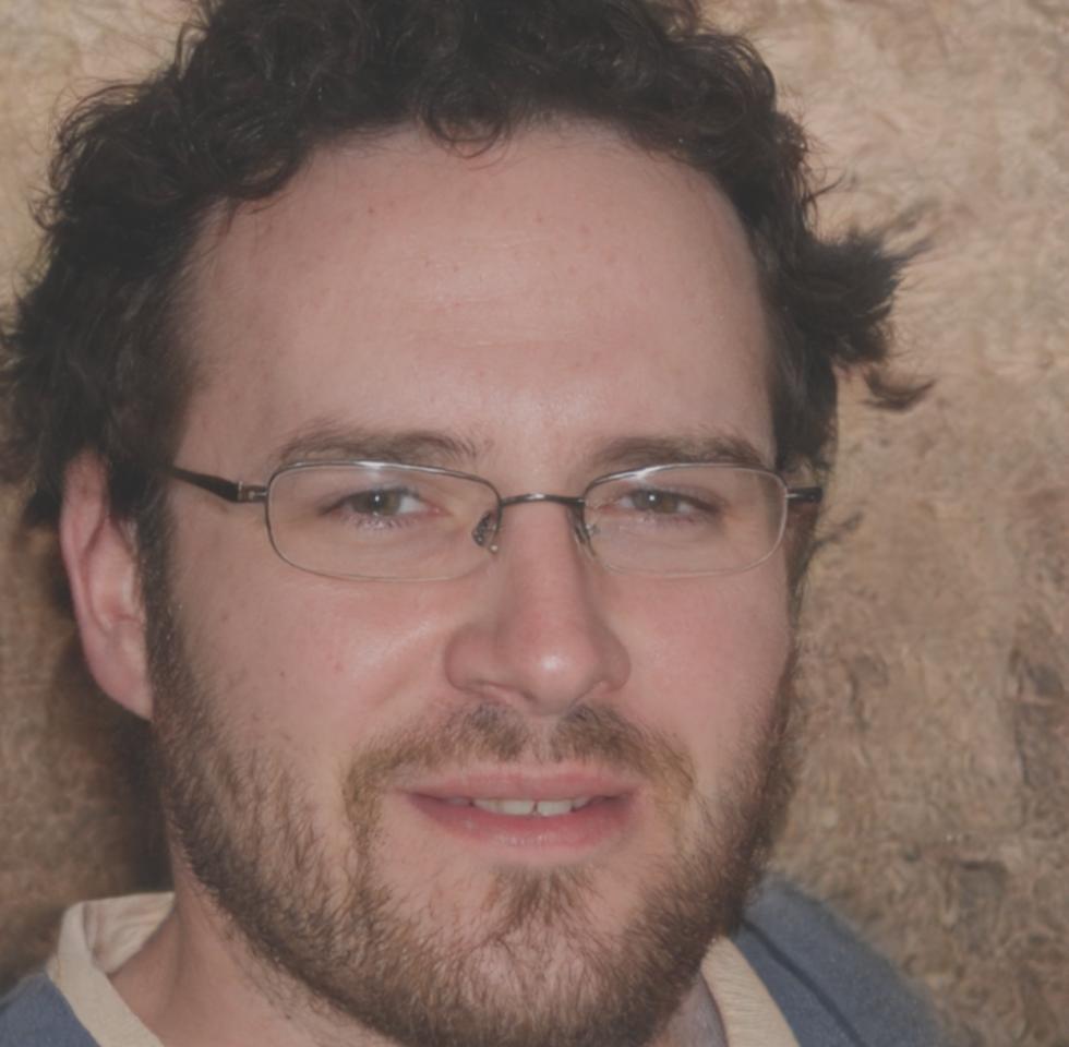 Portrait de Thomas, étudiant niveau intermédiaire